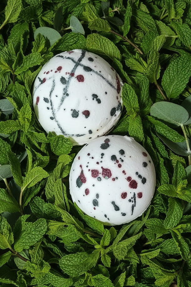 Large Bath Bomb Peppermint Eucalyptus image 1