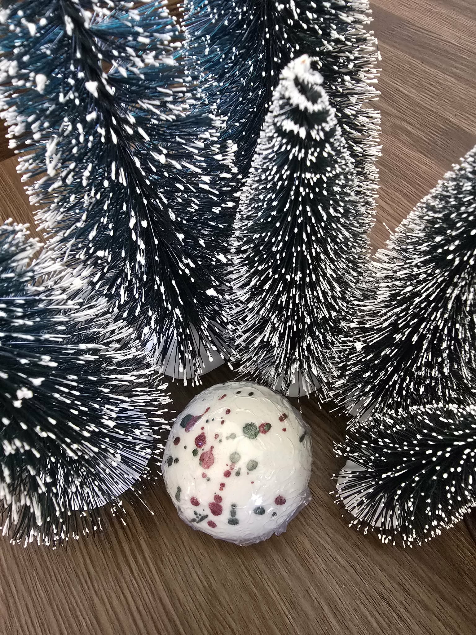 Small Bath Bomb Peppermint Eucalyptus image 0